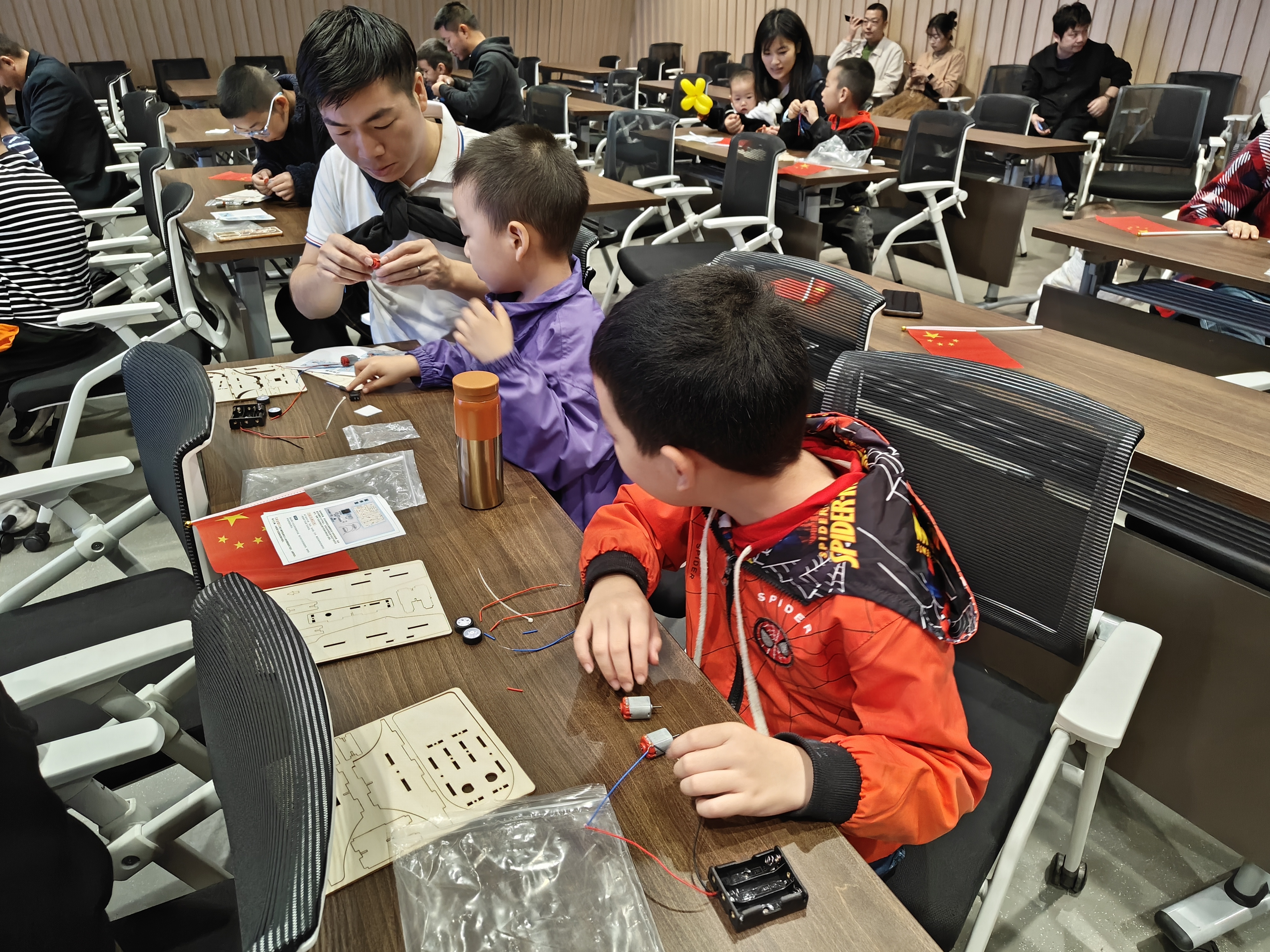 航母发射02.jpg