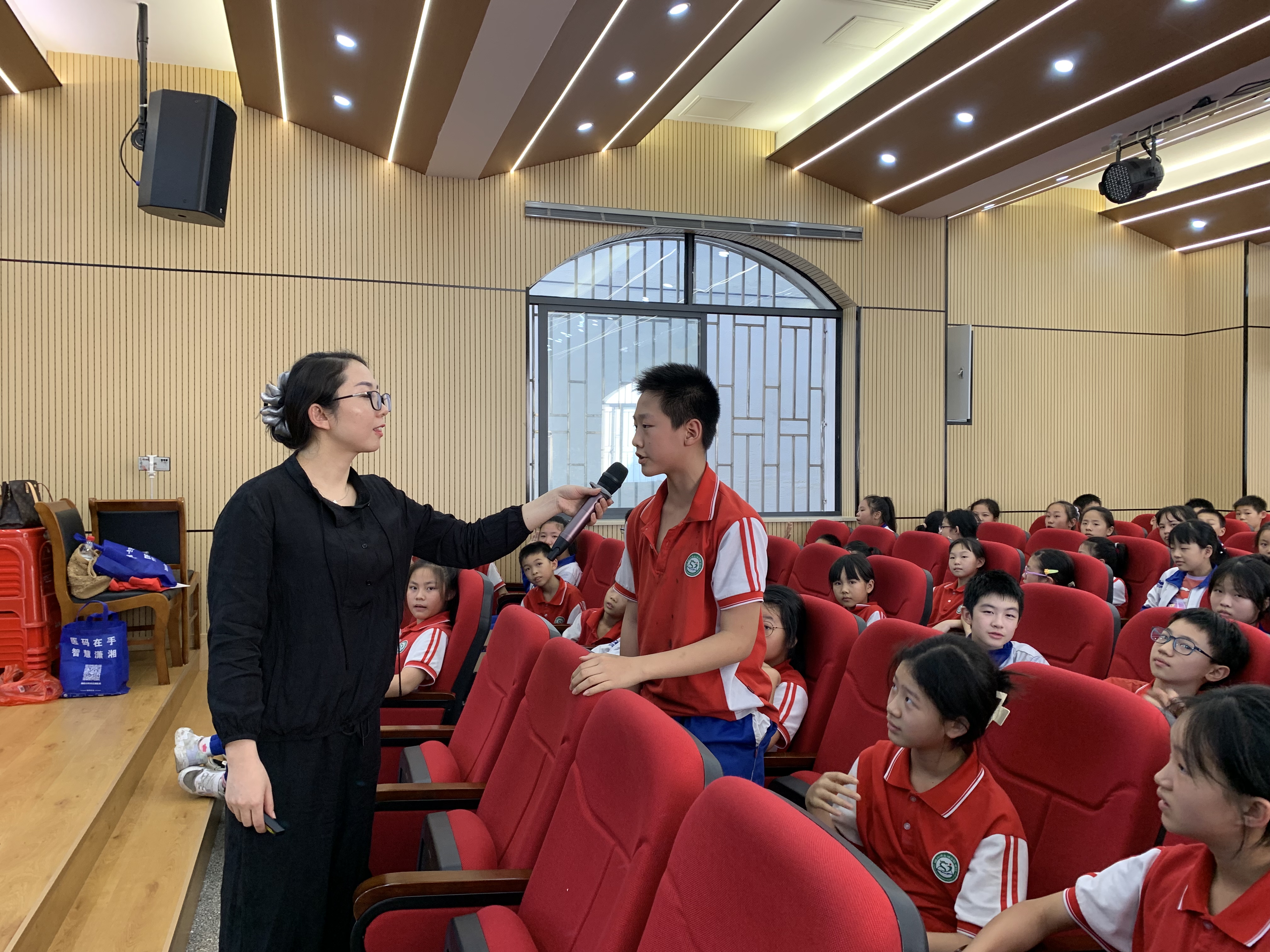 北湖区燕泉街道振兴社区“璀璨青春•健康成长”青春健康三湘行健康教育进校园团辅活动5.jpg