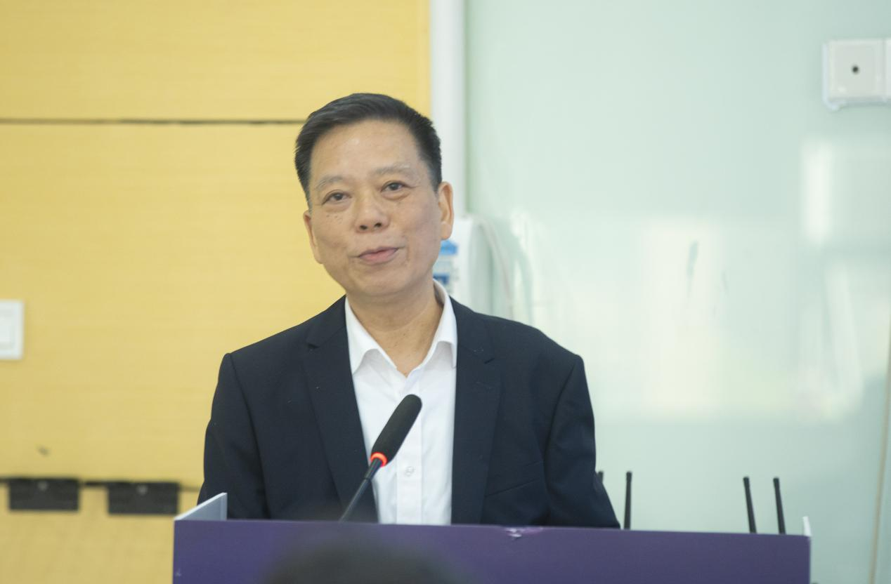 图为湖南省科协党组成员、副主席张辉学在开幕式上致辞.png
