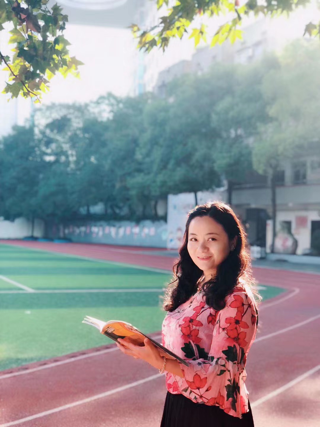 曹晓敏老师个人照1.jpg