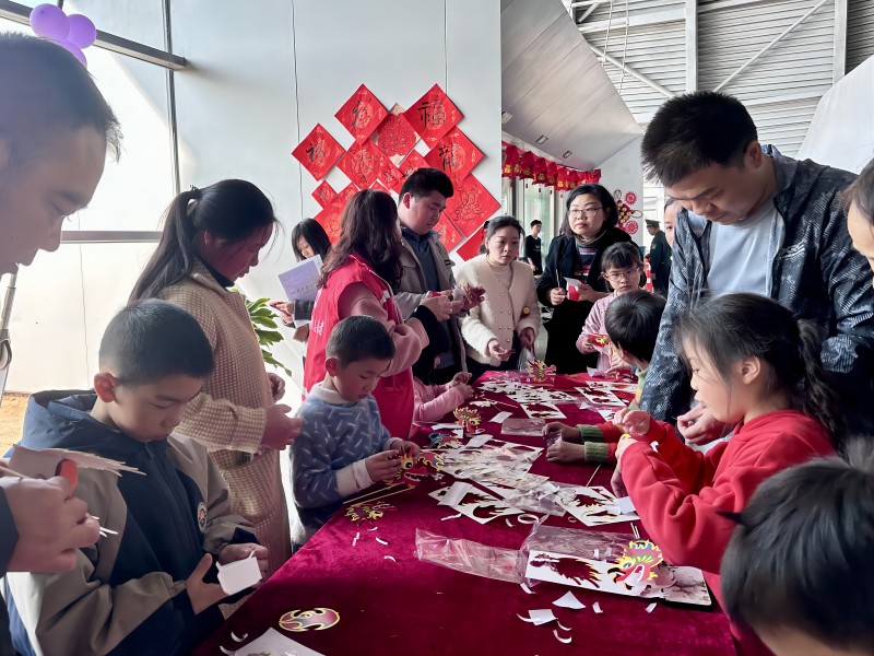做手工纸龙.jpg