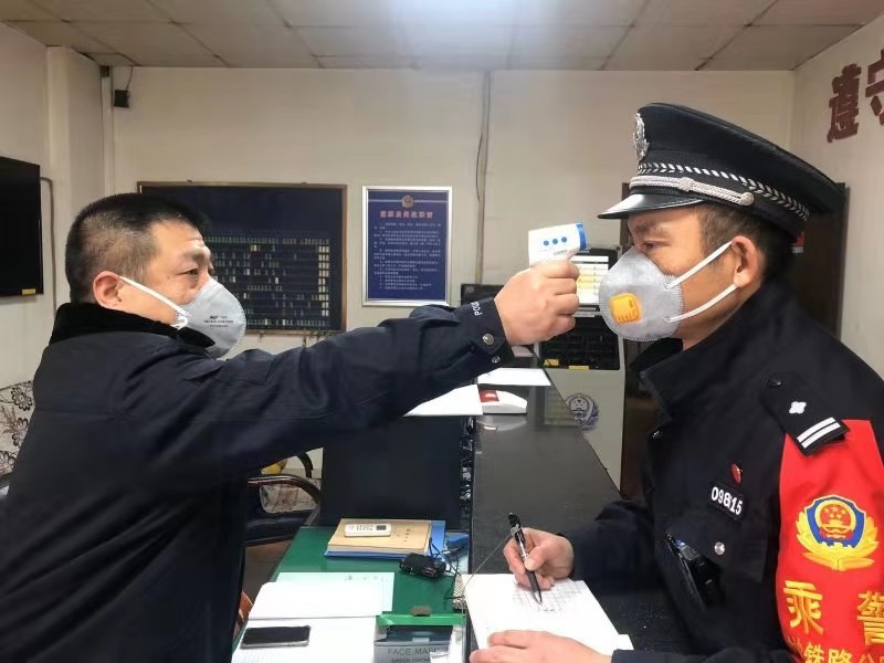 抗击疫情，我们都是勇士
