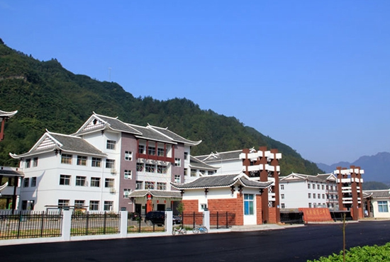 武陵源区第二中学一角.jpg