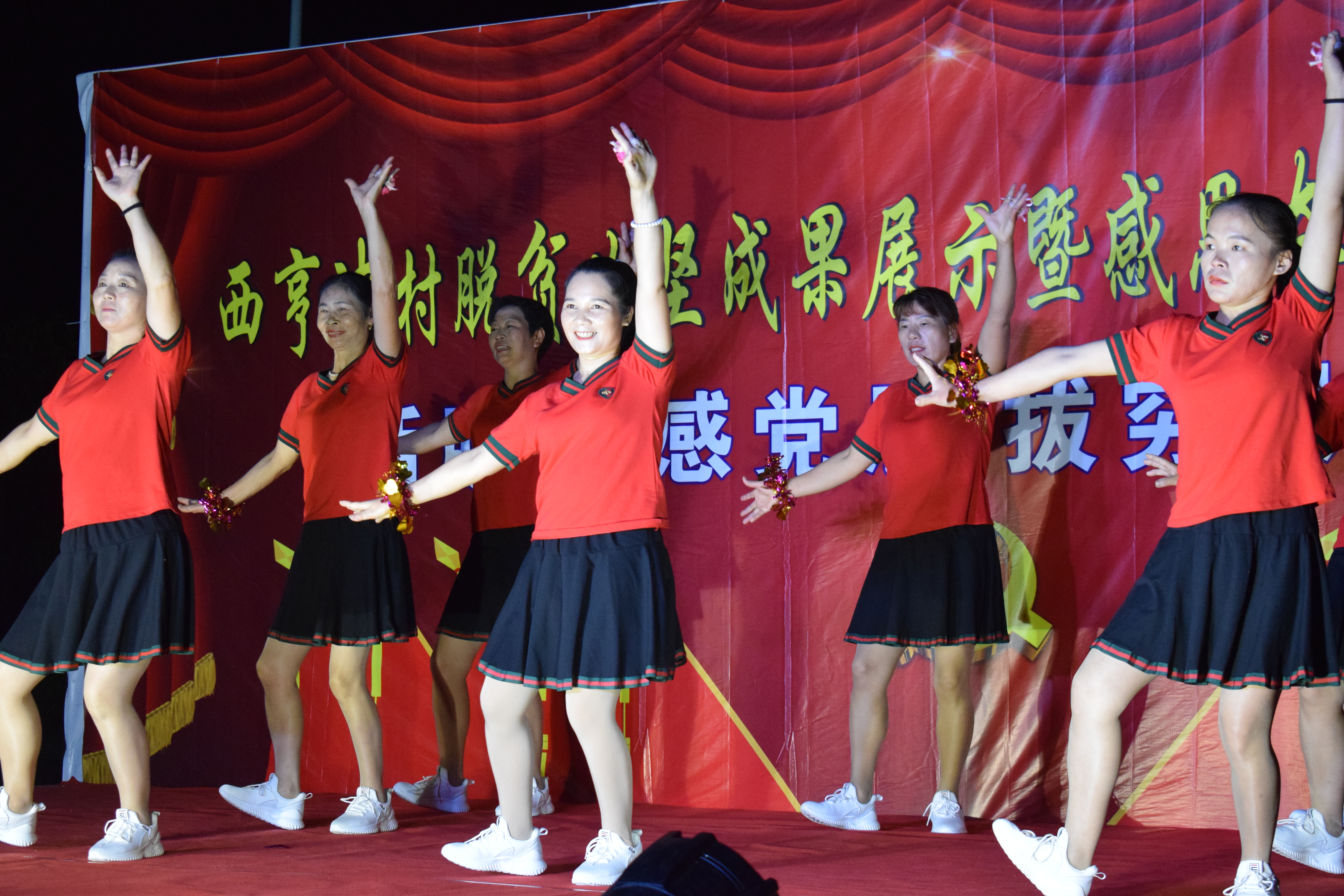 文艺演出现场３.JPG