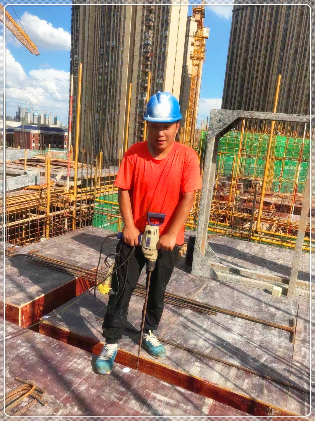 刘子豪.jpg