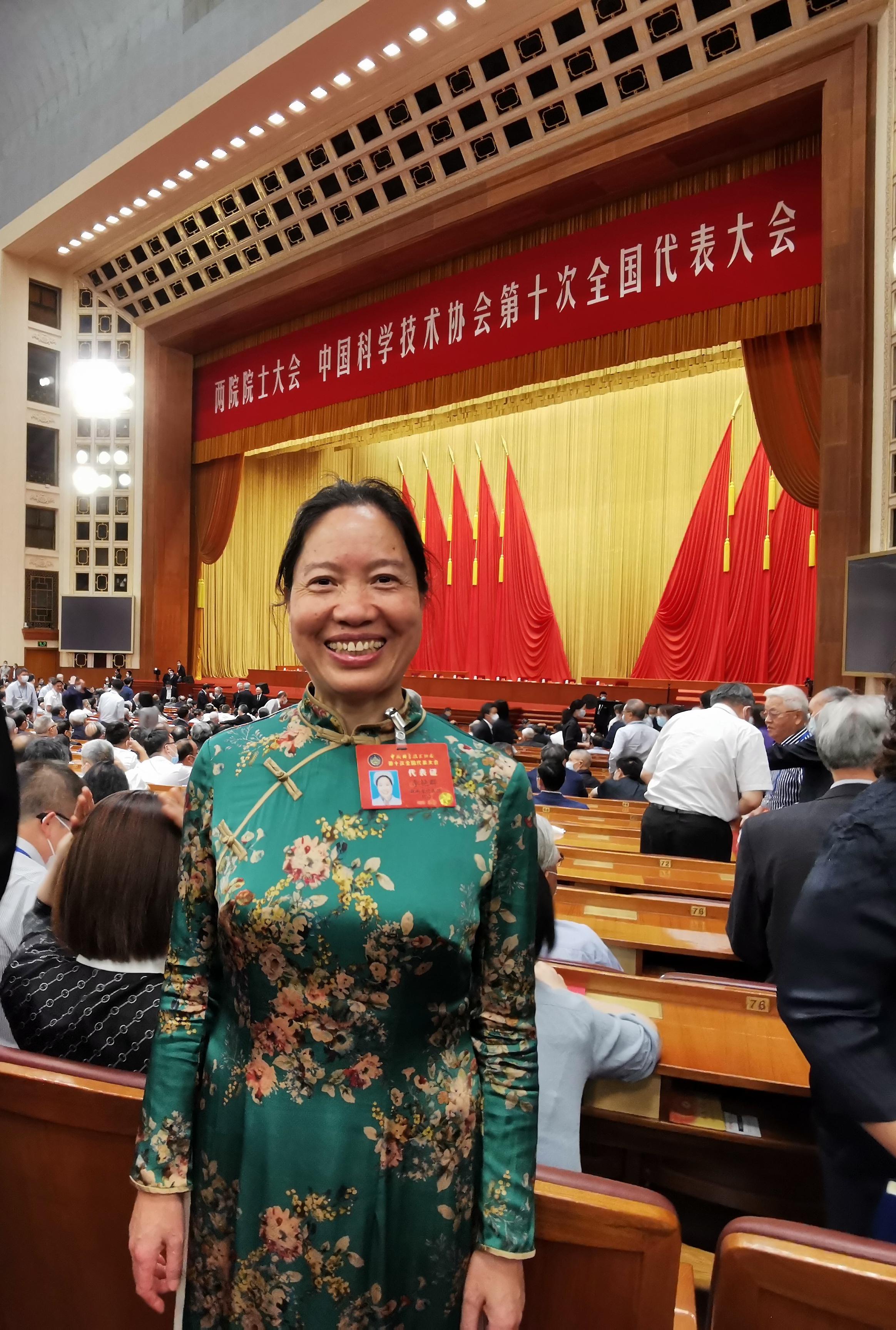 李艳群.png