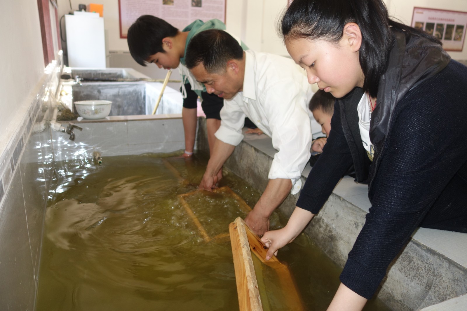 【图片新闻】体验非遗，感受魅力.JPG