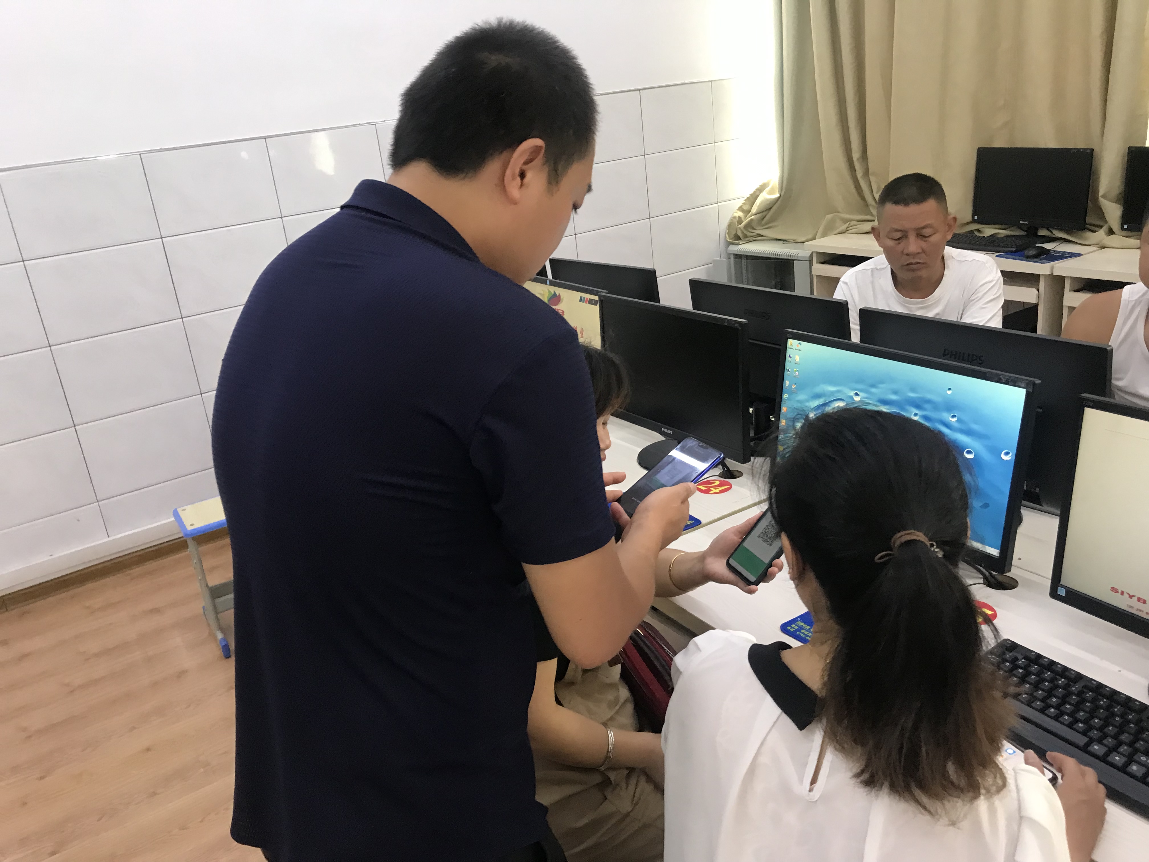 2.学员扫码参训。.jpg