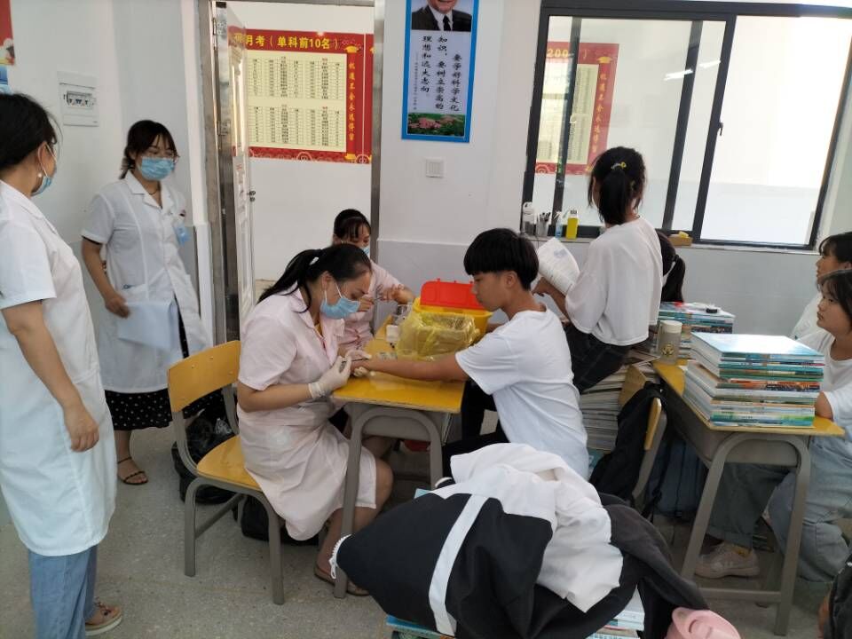 【图片新闻】开展校园肺结核筛查.jpg