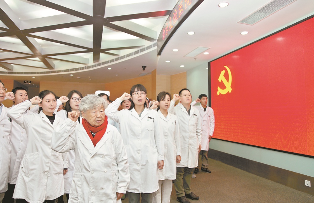 李桓英.jpg