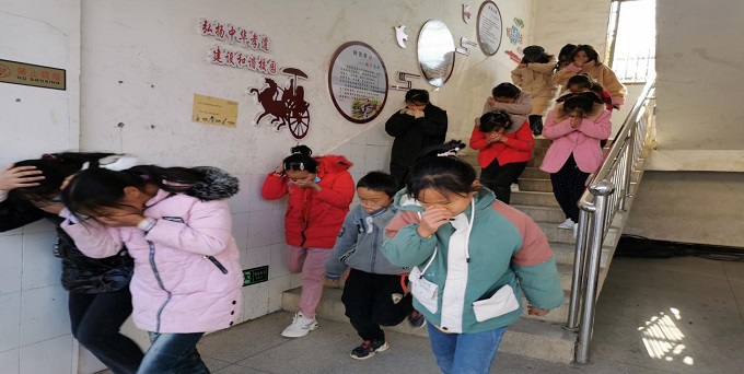【图片新闻】消防演练进校园.jpg