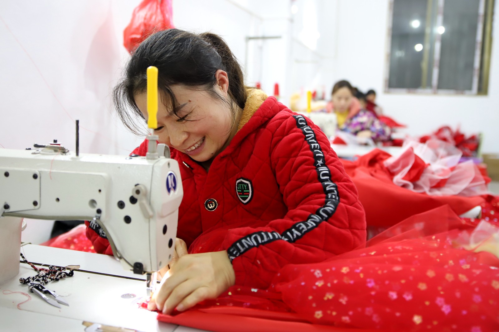 【图片新闻】助留守妇女家门口就业.jpg