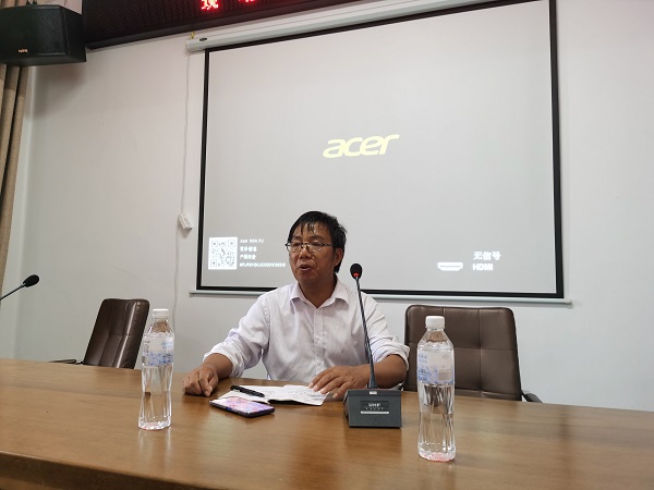 罗红兵.jpg