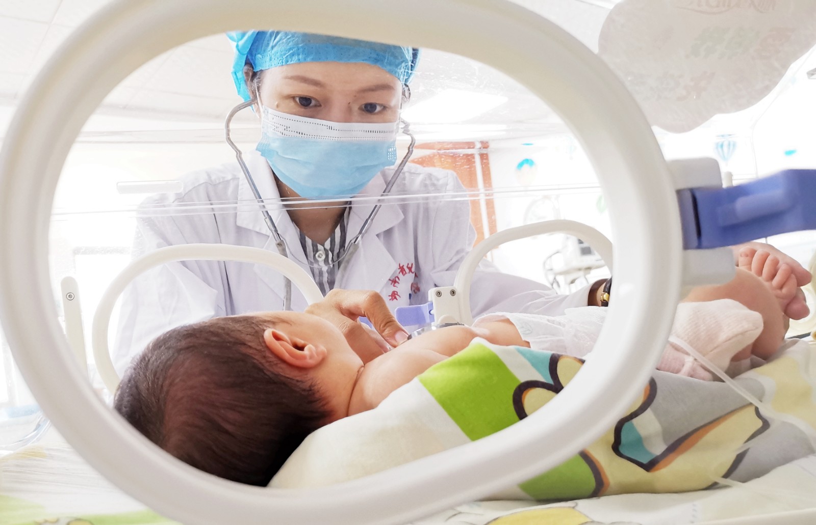 【图片新闻】岗位上的医师节 2.jpg